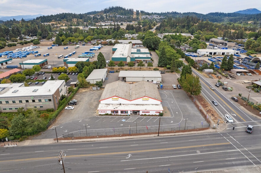More Photos Of 3521 Franklin Blvd, Eugene Auto Dealership For Sale