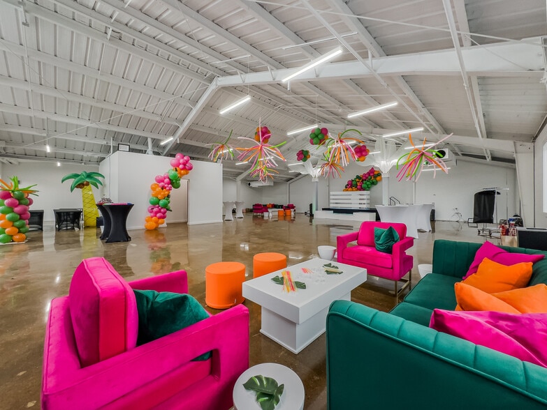 More Photos Of 2330 Langford St, Dallas Storefront For Sale