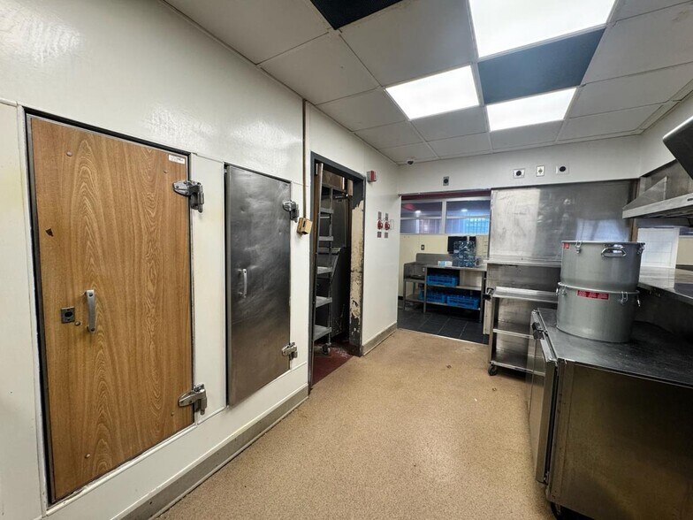 More Photos Of 1181 Stone Dr, Harrison Restaurant For Sale