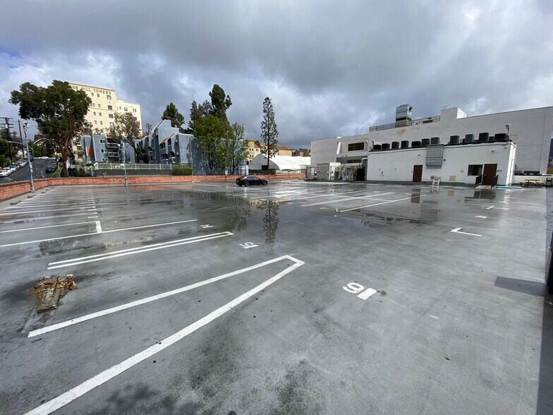 More Photos Of 2415 W 6th St, Los Angeles Office For Lease