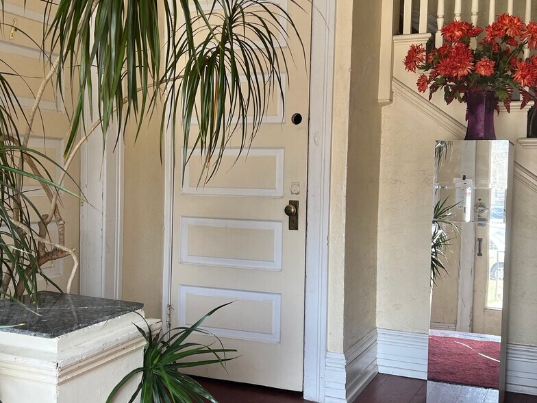 More Photos Of 1560 Gilpin St, Denver Apartments For Sale