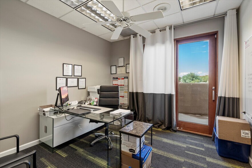 More Photos Of 8712 E Vista Bonita Dr, Scottsdale Medical For Sale