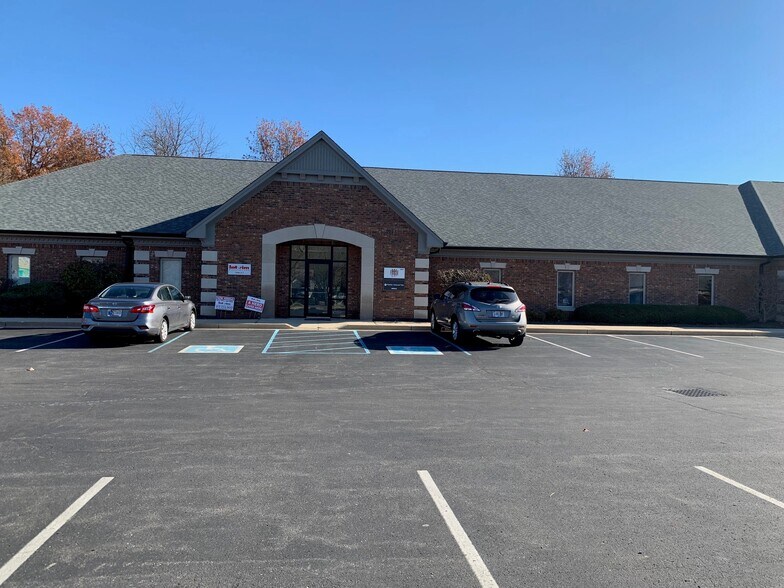 More Photos Of 373 Meridian Parke Ln, Greenwood Medical For Sale