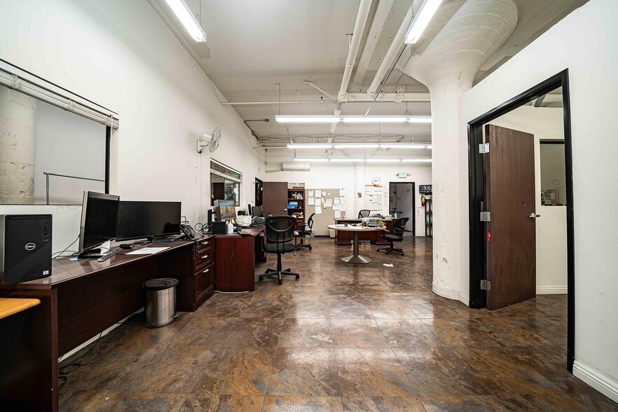 More Photos Of 4383 Fruitland Ave, Vernon Manufacturing For Sale