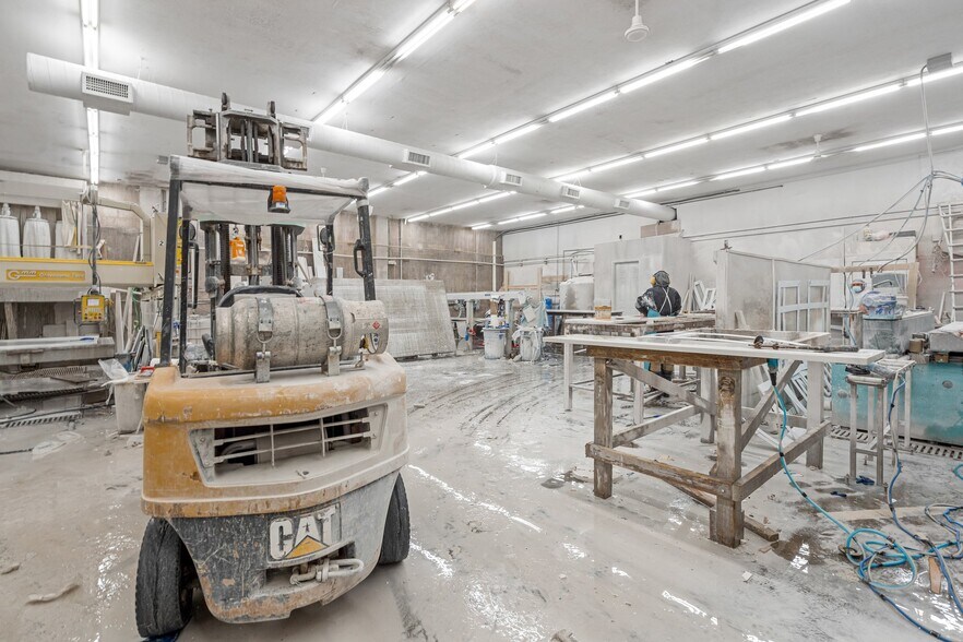 More Photos Of 890 Lafayette Rd, Seabrook Freestanding For Lease