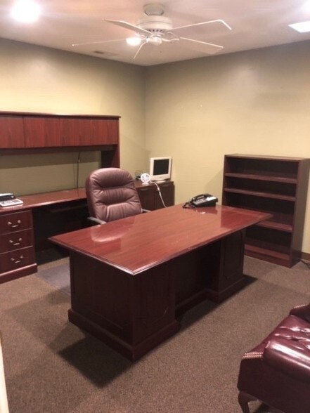 More Photos Of 255 Cross Keys Rd, Berlin Flex For Lease