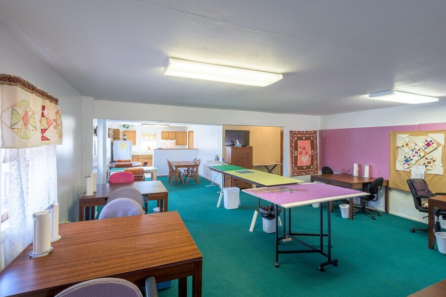 More Photos Of 21 E Pine, Pinedale General Retail For Sale