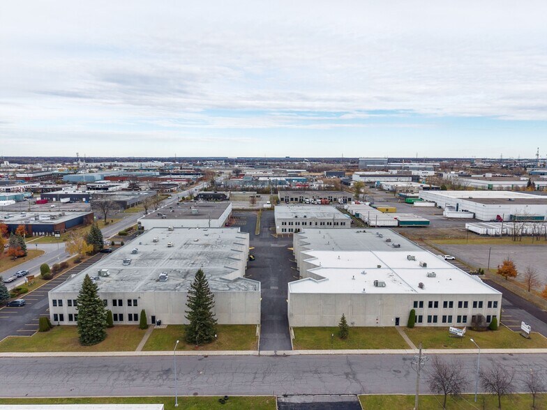 More Photos Of 2156-2168 Rue de la Province, Longueuil Light Distribution For Lease