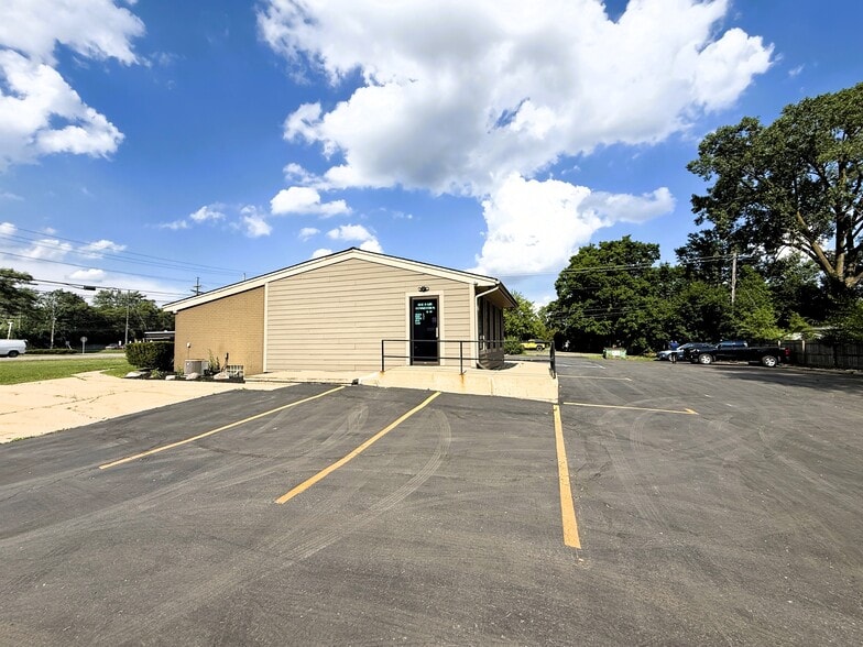More Photos Of 5685 Highland Rd, Waterford Medical For Sale
