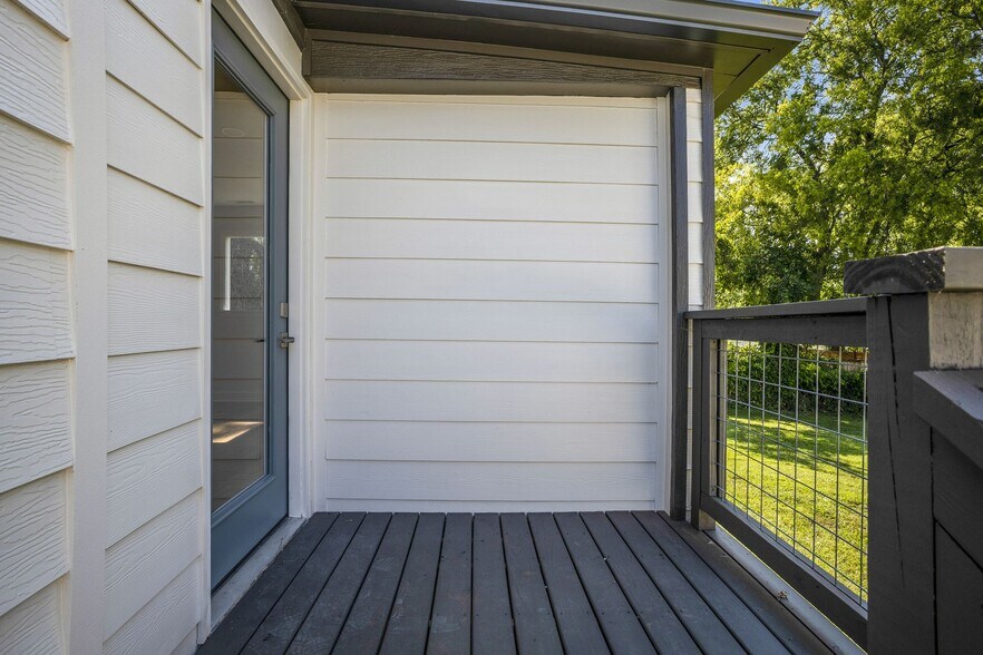 More Photos Of 1303 McGavock Pike, Nashville General Retail For Sale