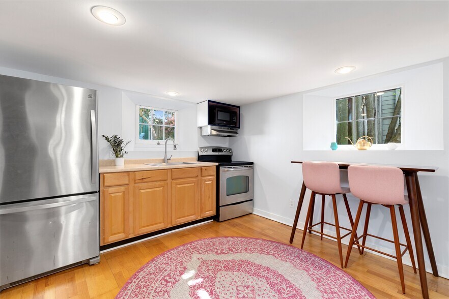More Photos Of 410 N 46th St, Seattle Apartments For Sale