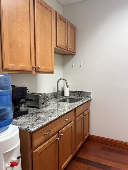 More Photos Of 1005 W Indiantown Rd, Jupiter Office For Sale