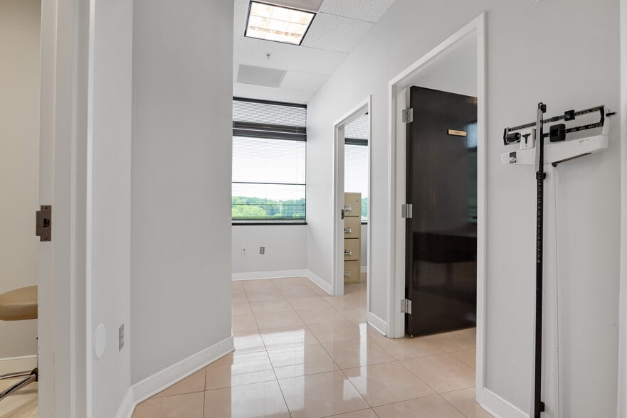 More Photos Of 12200 Annapolis Rd, Glenn Dale Medical For Sale