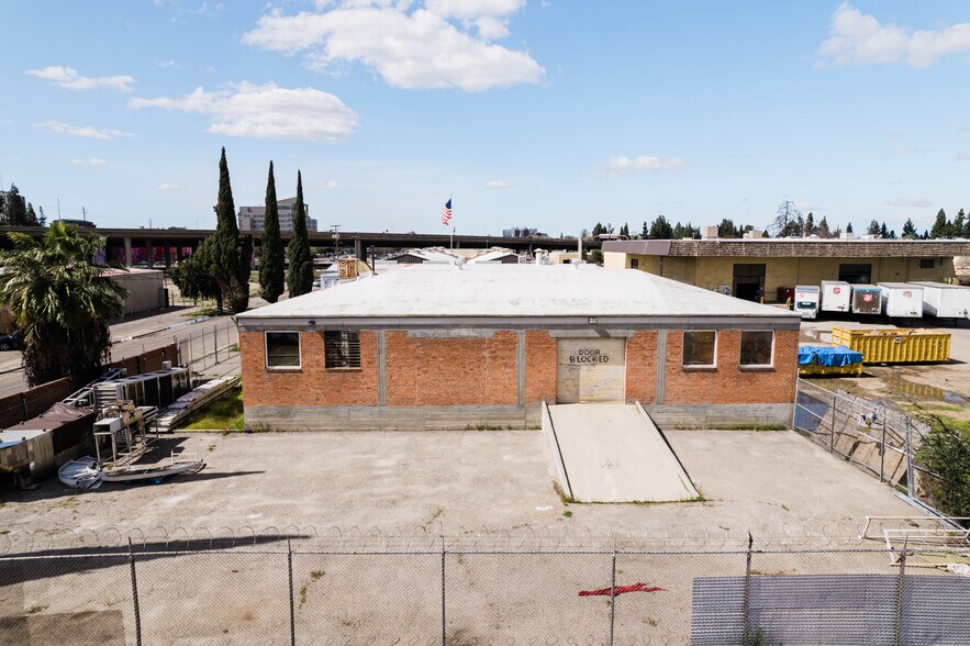 Primary Photo Of 845 S Topeka Ave, Fresno Manufacturing For Sale