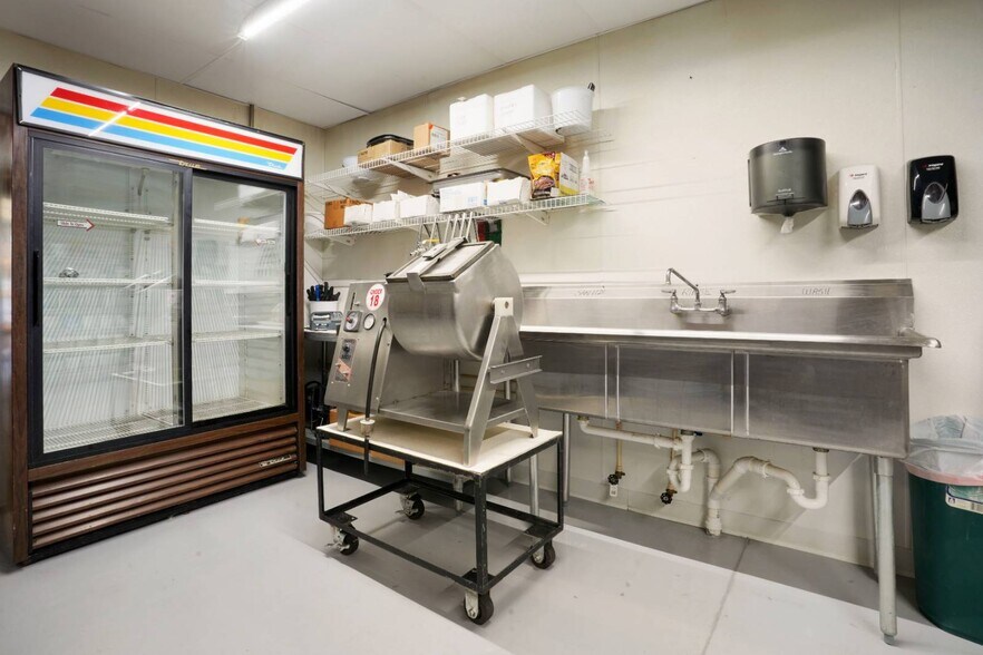 More Photos Of 1414 20th St, Tell City Convenience Store For Sale