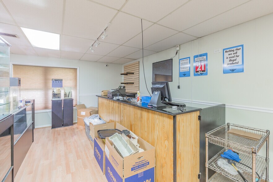 More Photos Of 300 Alamar St, Fort Oglethorpe General Retail For Sale