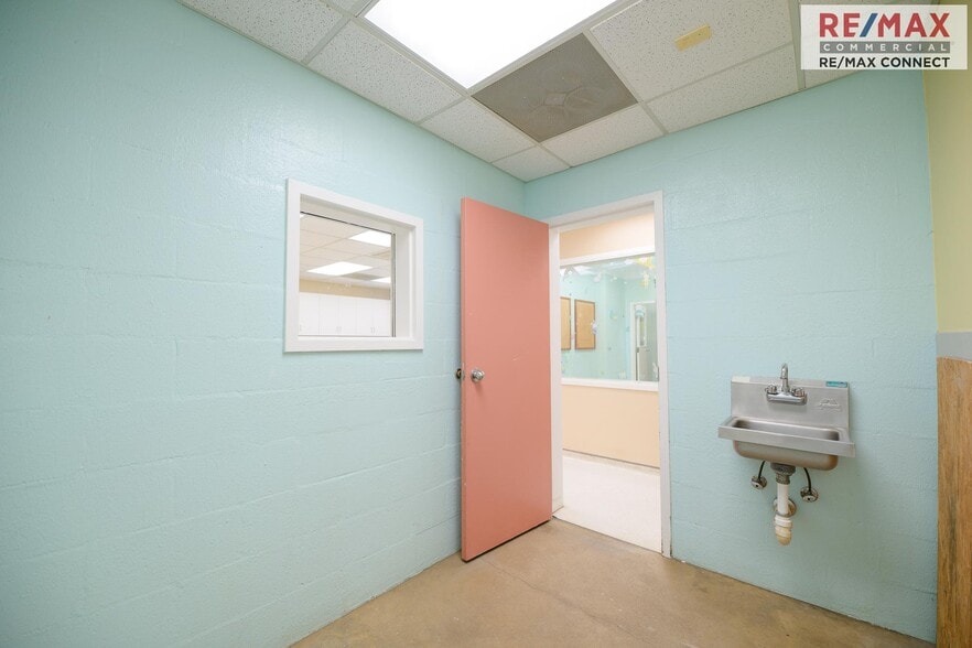More Photos Of 3440 Hampton Hwy, Yorktown Office For Sale