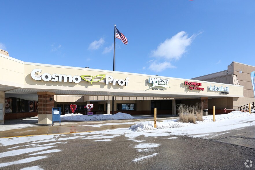More Photos Of 2000-2144 E Moreland Blvd, Waukesha Unknown For Lease