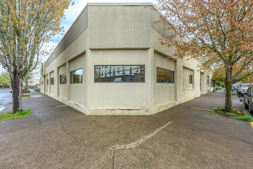 More Photos Of 424 NE Ford St, Mcminnville Office For Sale