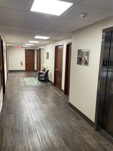 More Photos Of 29781 SW Town Center Loop W, Wilsonville Office For Sale