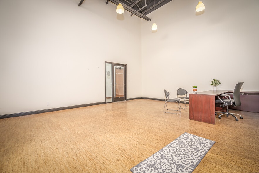 More Photos Of 1901-1923 Windsor Pl, Fort Worth Warehouse For Sale