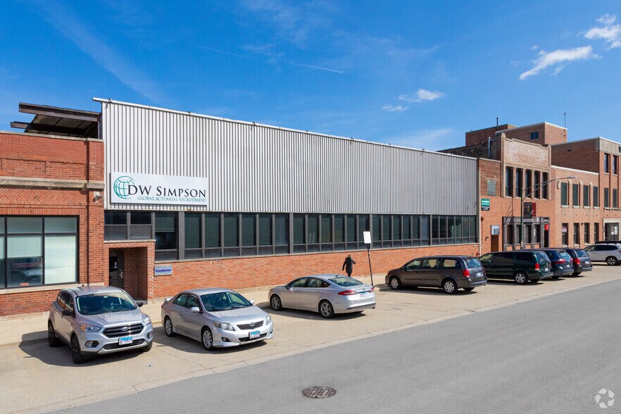 More Photos Of 4115-4123 N Ravenswood Ave, Chicago Loft Creative Space For Lease