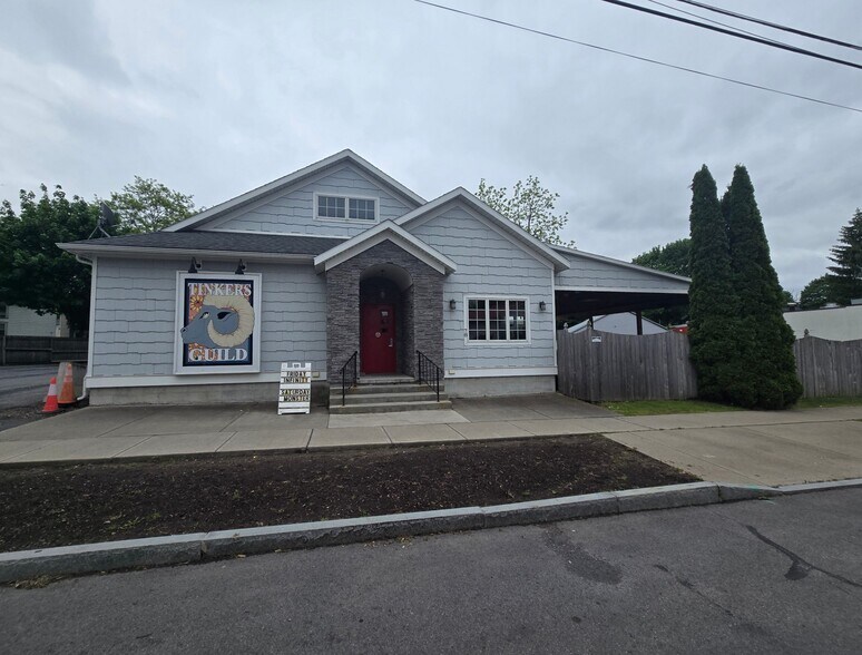 Primary Photo Of 78 Franklin St, Auburn Restaurant For Sale