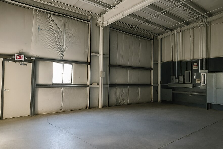 More Photos Of 429 Lake Rd, Killingly Warehouse For Lease