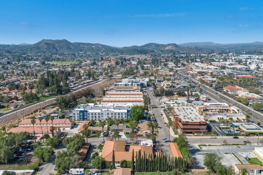 More Photos Of 1850 Williams St, Simi Valley Apartments For Sale