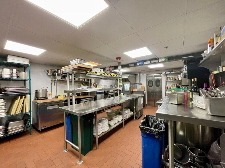 More Photos Of 2246 Larimer St, Denver Storefront For Sale