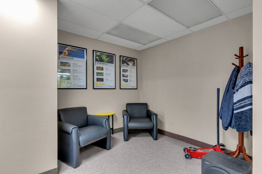 More Photos Of 590 Cataraqui Woods Dr, Kingston Flex For Sale