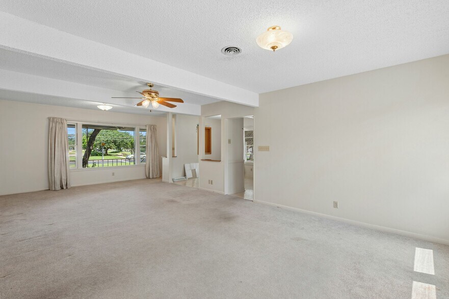 More Photos Of 6401 Menchaca Rd, Austin Flex For Sale