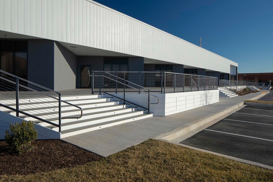 More Photos Of 6200 Seaforth St, Baltimore Flex For Sale