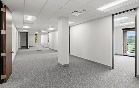 More Photos Of 1901 Babcock Rd, San Antonio Medical For Sale