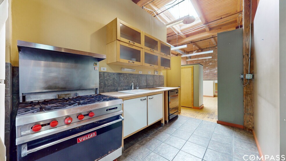 More Photos Of 2241 S Wabash Ave, Chicago Loft Creative Space For Sale