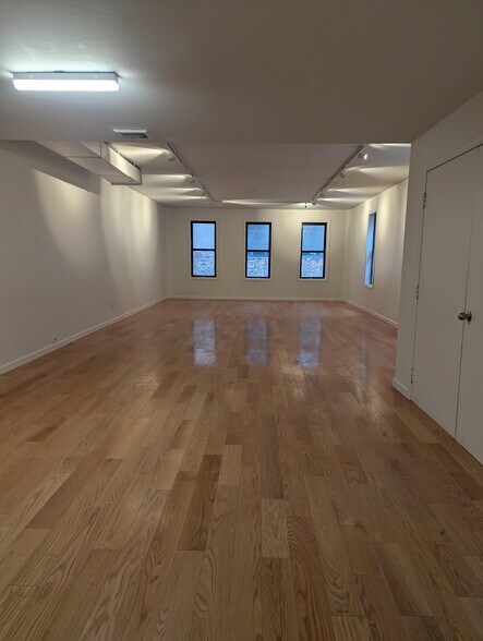 More Photos Of 289 Seventh Ave, New York Medical For Lease