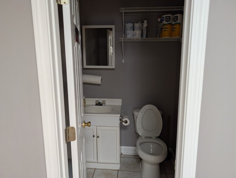 More Photos Of 612 Ball Street, Perry Storefront Retail Office For Sale