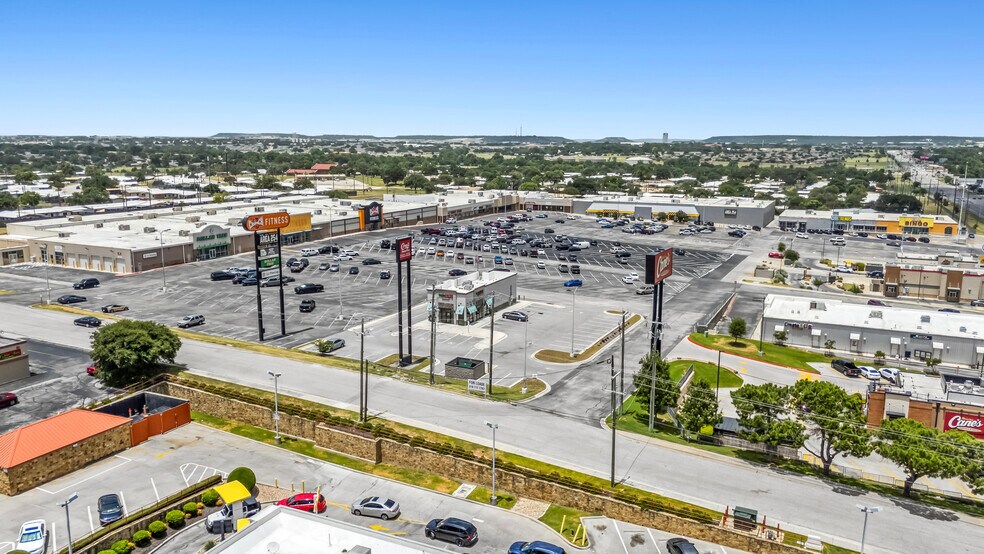 More Photos Of 801 S Fort Hood St, Killeen Freestanding For Sale
