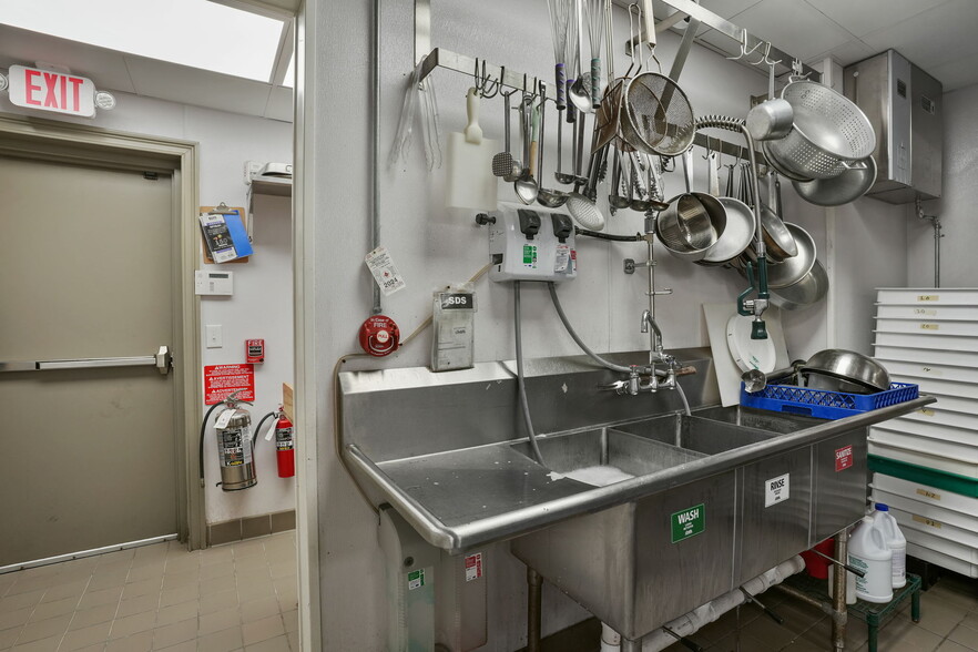 More Photos Of 4050 Main St, Bridgeport General Retail For Sale