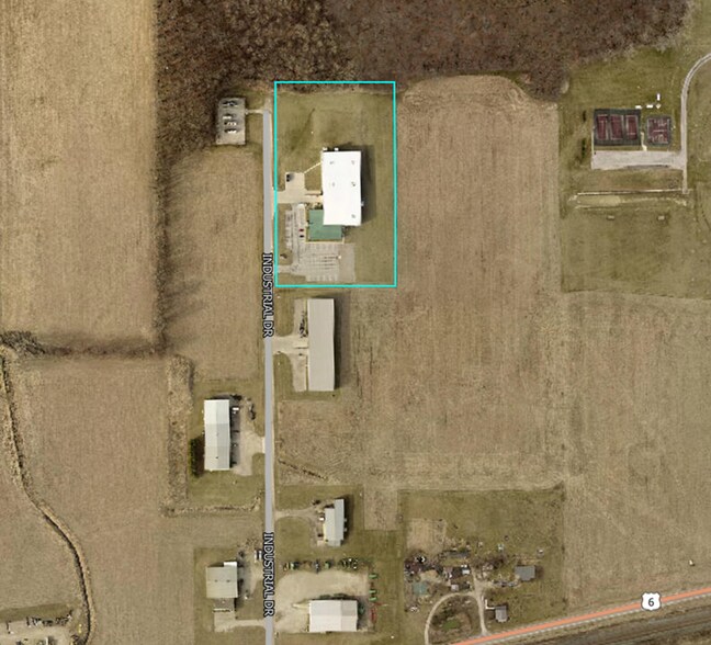 More Photos Of 118 Industrial Dr, Edgerton Warehouse For Sale
