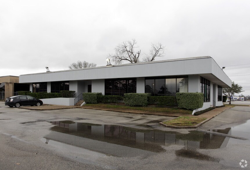 More Photos Of 6915 Antoine Dr, Houston Medical For Lease