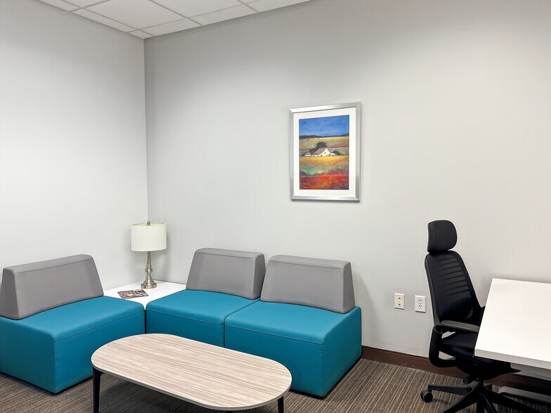 More Photos Of 5550 Wild Rose Ln, West Des Moines Coworking Space