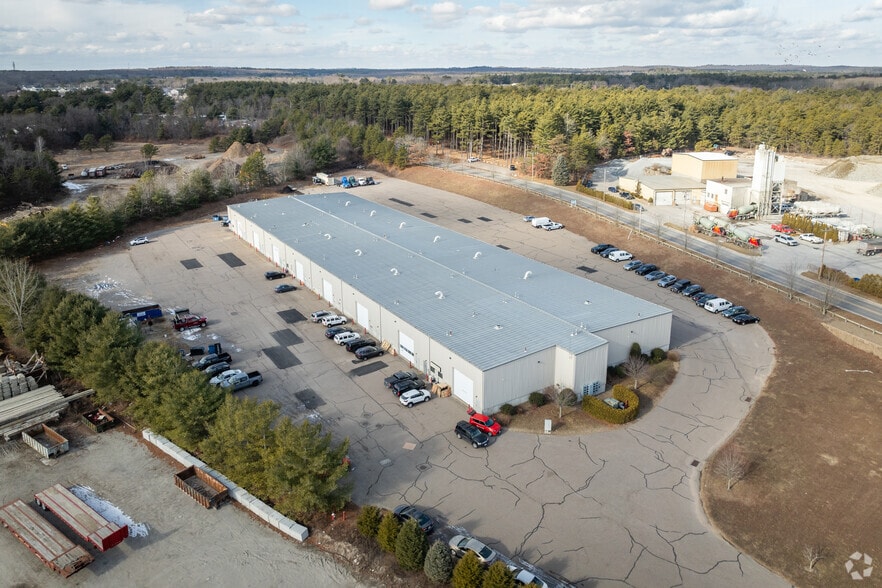 More Photos Of 215 Plain St, North Attleboro Warehouse For Lease