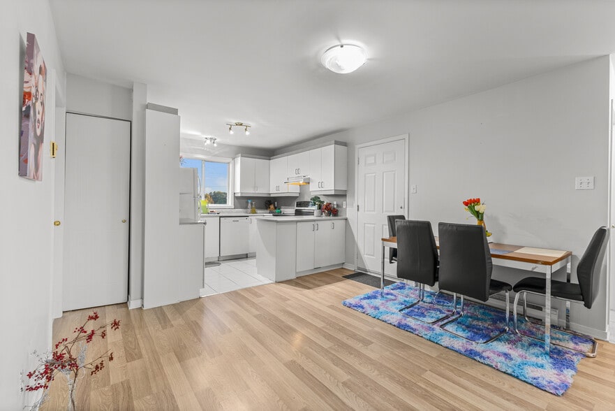 More Photos Of 2012-2014 Rue Fournier, Saint-Jérôme Apartments For Sale