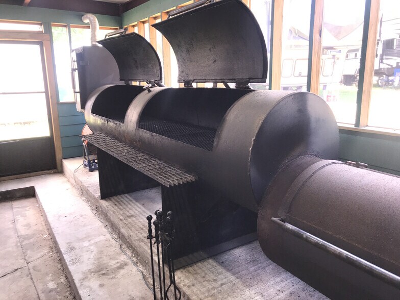 More Photos Of 18698 FM 1751, Bronson Freestanding For Sale