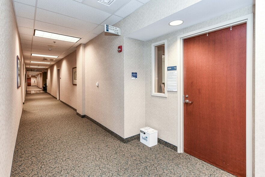 More Photos Of 1860 Town Center Dr, Reston Medical For Sale