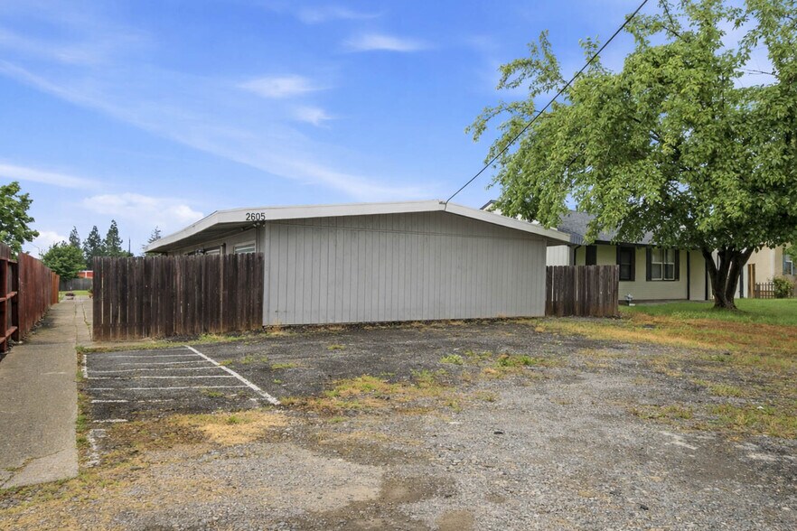 More Photos Of 2605 Albatross Way, Sacramento Apartments For Sale