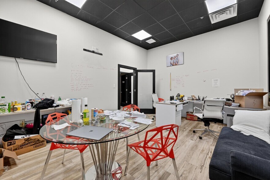 More Photos Of 297 Margaret King Ave, Ringwood Warehouse For Sale