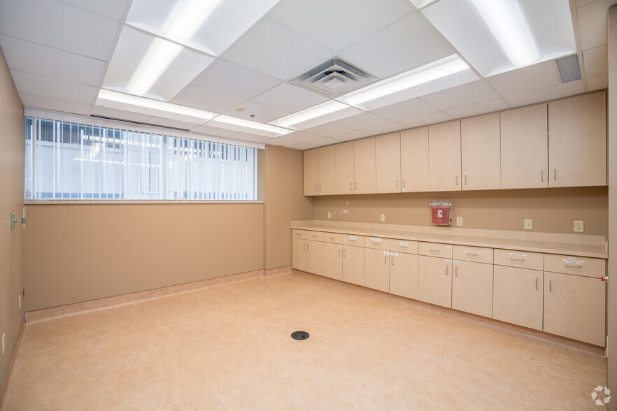 More Photos Of 6545 France Ave S, Edina Medical For Lease