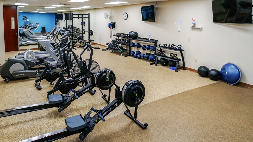 More Photos Of 860 Blue Gentian Rd, Eagan Unknown For Lease